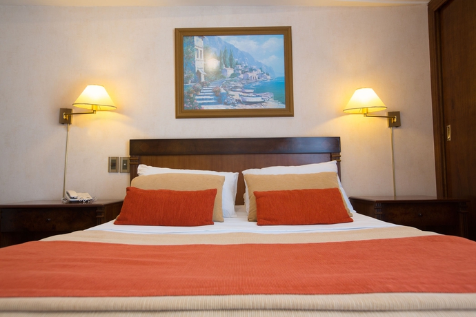 Imagen de la habitación del Hotel HR Plaza Luxor. Foto 10