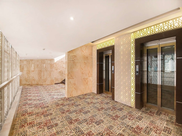Imagen de los interiores del Hotel HRJ Sarovar Portico Indore. Foto 16