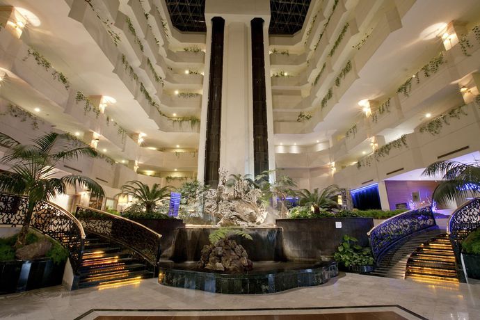 Imagen de los interiores del Hotel HS HOTSSON Leon. Foto 10