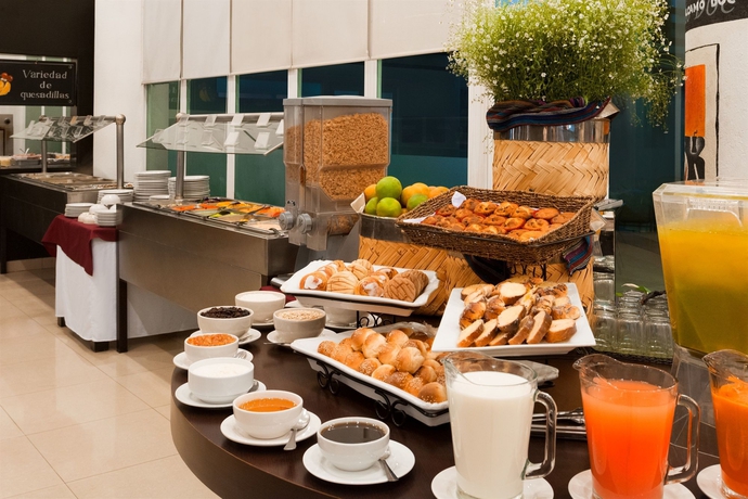 Imagen del bar/restaurante del Hotel HS HOTSSON Smart Le&oacute;n Centro Max. Foto 5