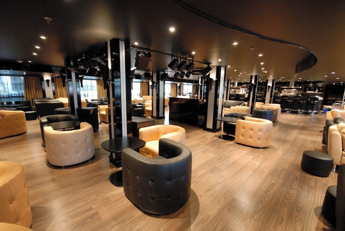 Imagen del bar/restaurante del Hotel HS Moondance from Luxor( Sat-Wed),or Aswan (Wed-Sat). Foto 3