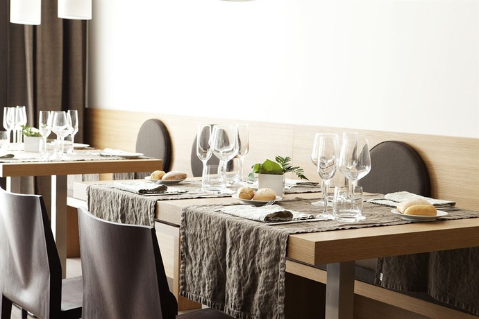 Imagen del bar/restaurante del Hotel HSM San Martino. Foto 2