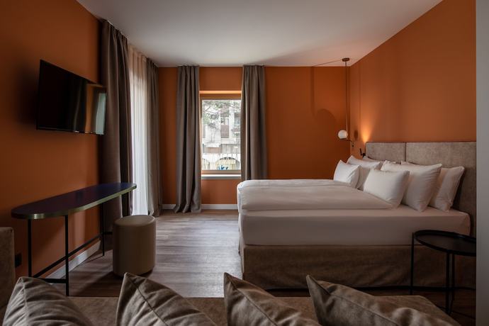 Imagen de la habitación del Hotel HT Trieste. Foto 15