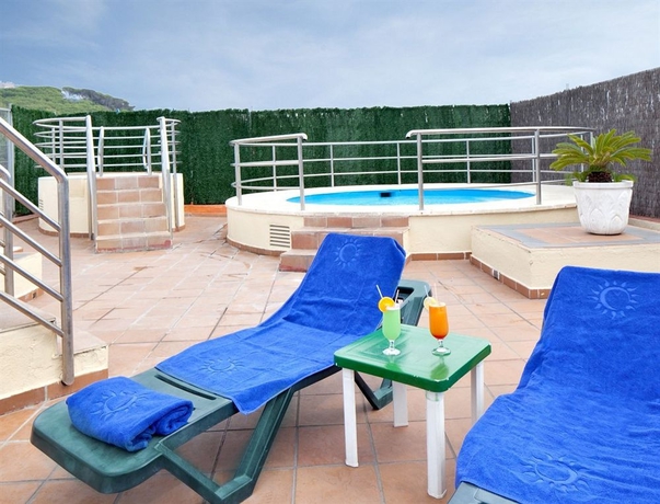 Imagen de la piscina del Hotel HTOP Alexis. Foto 10