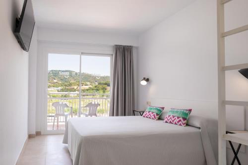 Imagen de la habitación del Hotel HTOP Olympic - Calella. Foto 11