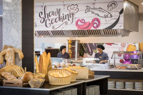 Imagen general del Hotel HTOP Olympic - Calella. Foto 4