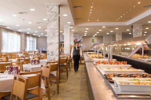 Imagen general del Hotel HTOP Olympic - Calella. Foto 5