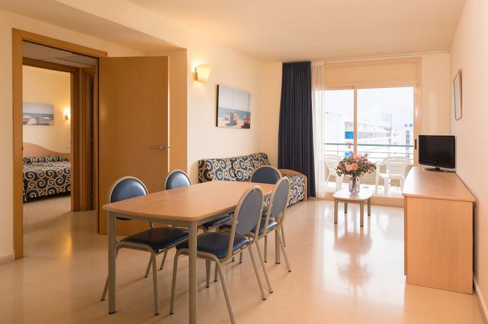 Imagen de la habitación del Hotel HTop Royal Sun Suites. Foto 13