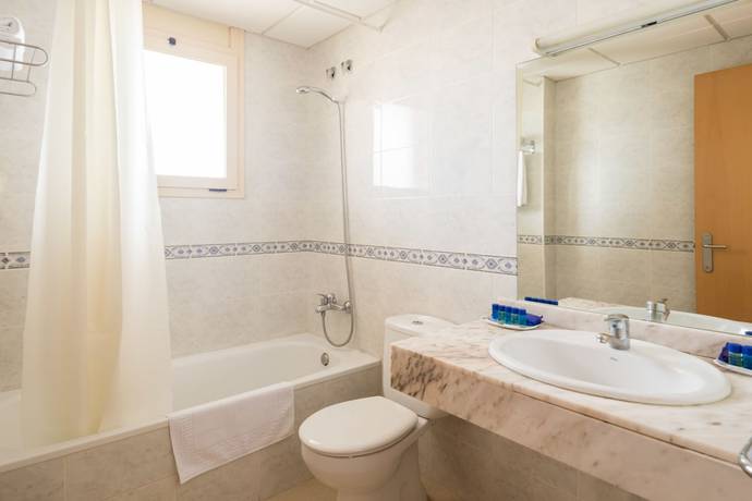 Imagen de la habitación del Hotel HTop Royal Sun Suites. Foto 14