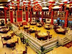 Imagen del bar/restaurante del Hotel HUA SHAN YUAN HOT SPRING. Foto 2