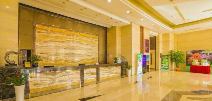 Imagen de los interiores del Hotel HUAFENG HUATIAN HOLIDAY HOTEL NINGXIANG. Foto 13
