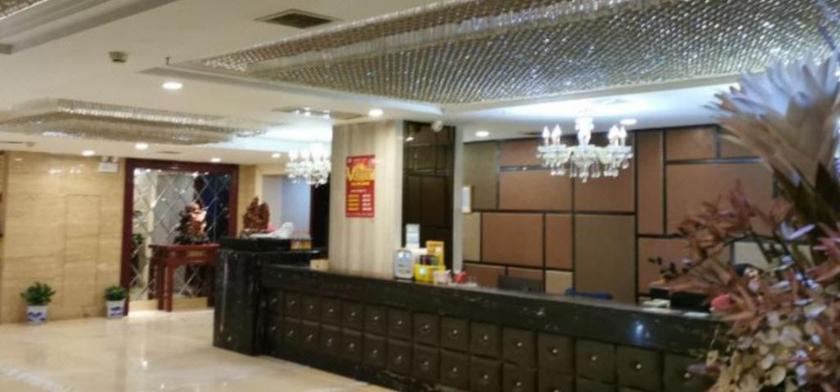 Imagen de los interiores del Hotel HUAFENG HUATIAN HOLIDAY HOTEL NINGXIANG. Foto 14