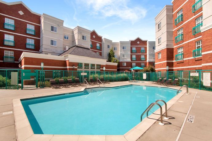 Imagen de la piscina del Hotel HYATT house Philadelphia/Plymouth Meeting. Foto 20