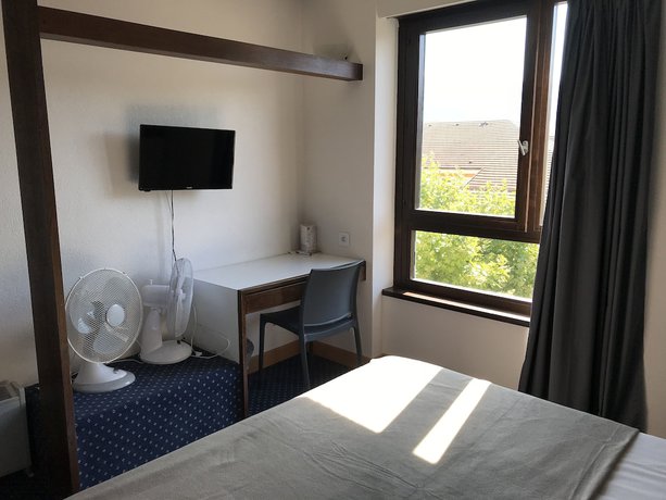 Imagen de la habitación del Hotel HYP. Foto 15