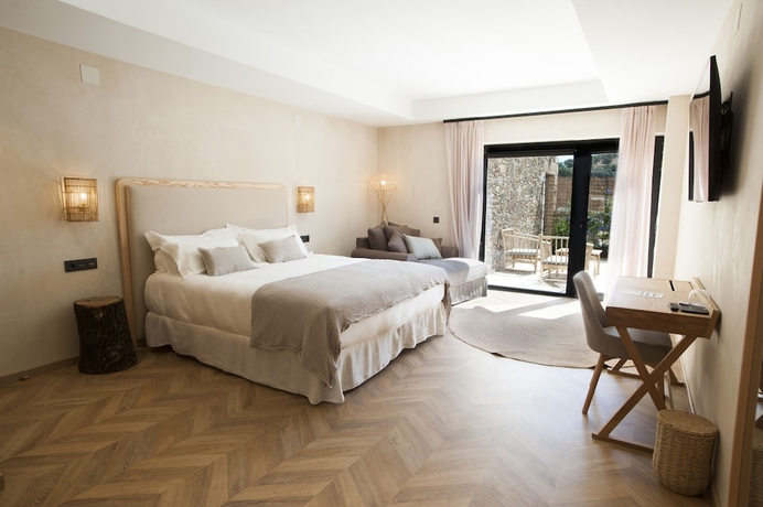 Imagen de la habitación del Hotel H&aacute;bitat Cigue&ntilde;a Negra. Foto 7