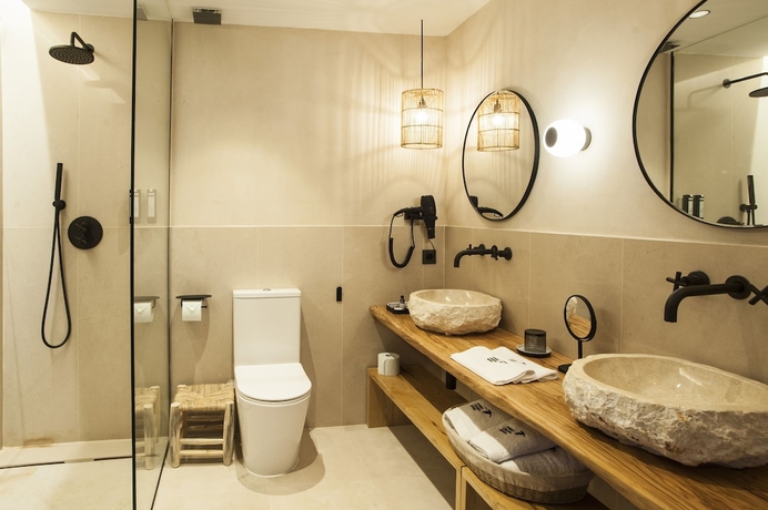 Imagen de la habitación del Hotel H&aacute;bitat Cigue&ntilde;a Negra. Foto 11