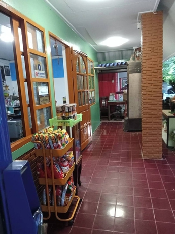 Imagen de los interiores del Hotel Haad Somboon House. Foto 14