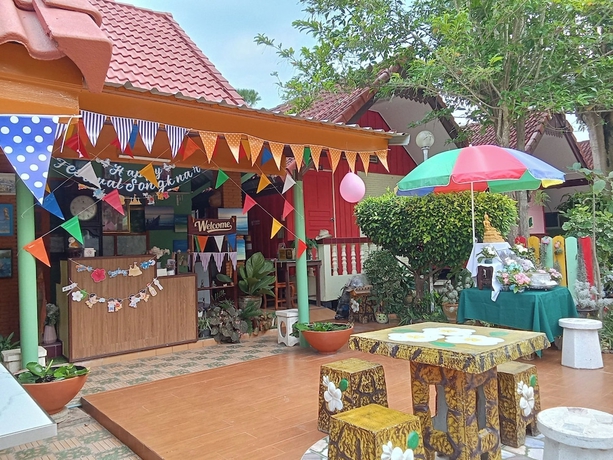 Imagen de los interiores del Hotel Haad Somboon House. Foto 15