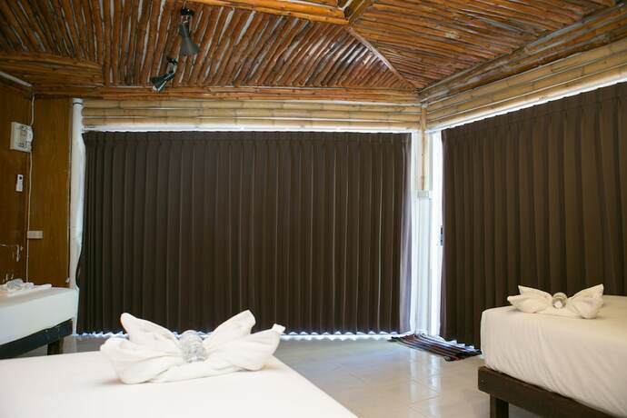 Imagen de la habitación del Hotel Haadrin Resort. Foto 16