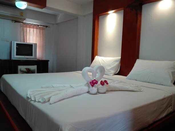 Imagen de la habitación del Hotel Haadrin Resort. Foto 17
