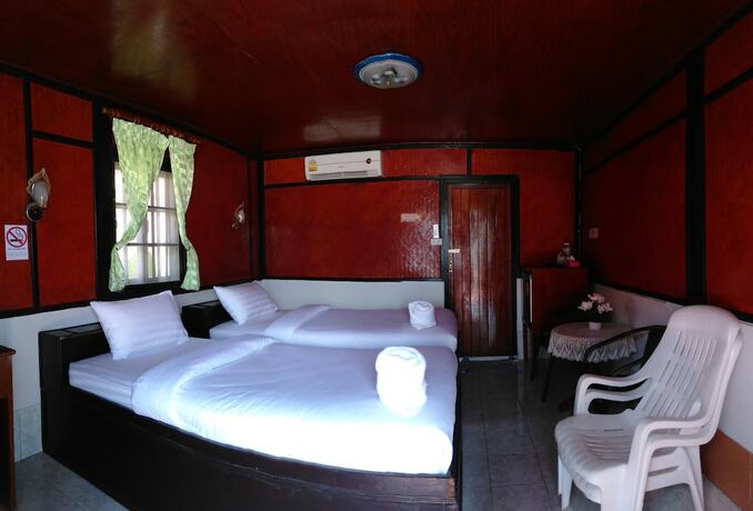 Imagen de la habitación del Hotel Haadrin Resort. Foto 33
