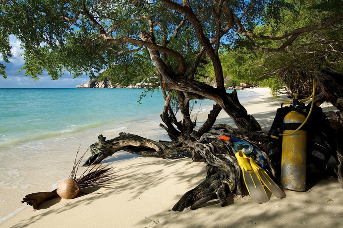 Imagen de los exteriores del Hotel Haadtien Beach Resort. Foto 9