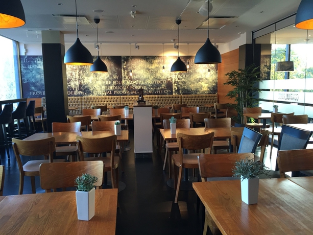 Imagen del bar/restaurante del Hotel Haaga Central Park. Foto 5