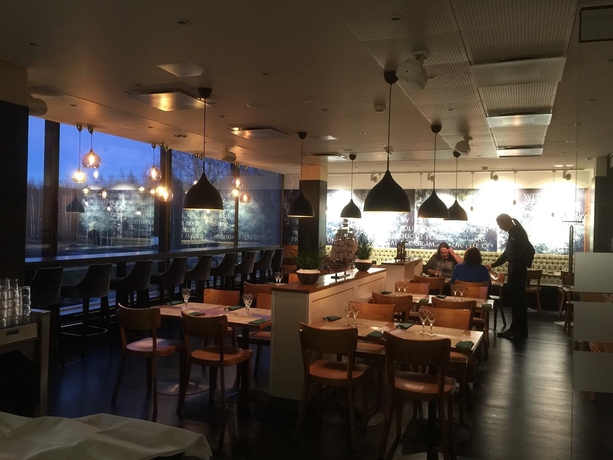 Imagen del bar/restaurante del Hotel Haaga Central Park. Foto 6