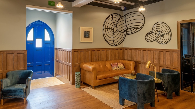 Imagen de los interiores del Hotel Hab. Foto 16