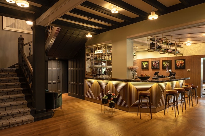 Imagen de los interiores del Hotel Hab. Foto 17