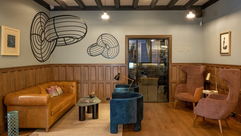 Imagen de los interiores del Hotel Hab. Foto 18