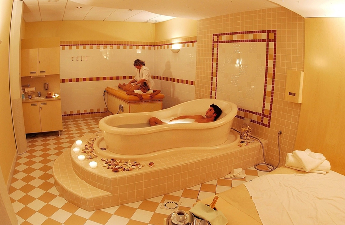 Imagen de la piscina del Hotel Habakuk. Foto 14