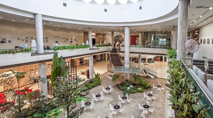 Imagen de los interiores del Hotel Habana Libre. Foto 2