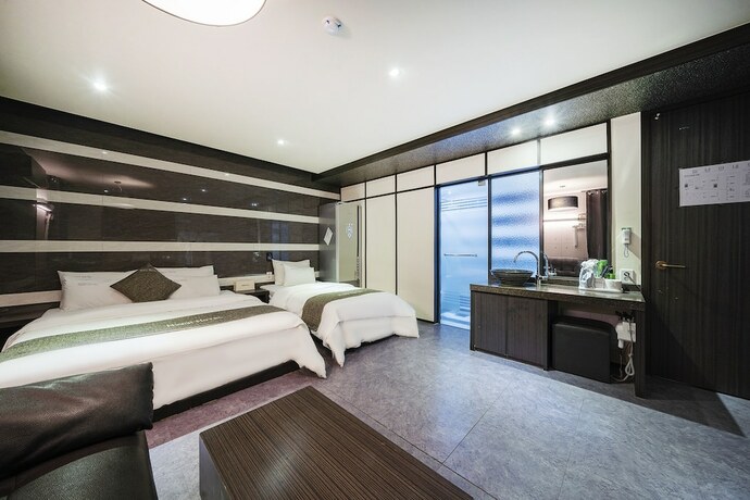 Imagen de la habitación del Hotel Habibi. Foto 18