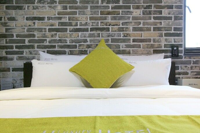 Imagen de la habitación del Hotel Habibi. Foto 23