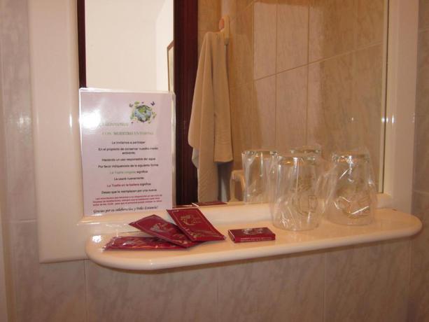 Imagen general del Hotel Habitaciones L&oacute;pez Azcona. Foto 9