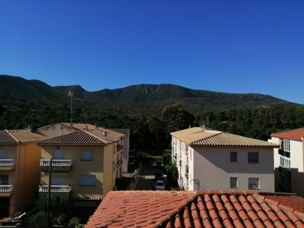 Imagen de los exteriores del Hotel Habitacions Can Pau Guest House. Foto 10