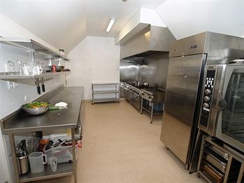 Imagen del bar/restaurante del Hotel Habitat Chalet. Foto 2