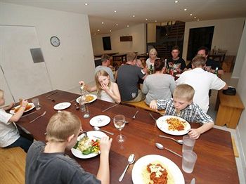 Imagen del bar/restaurante del Hotel Habitat Chalet. Foto 4