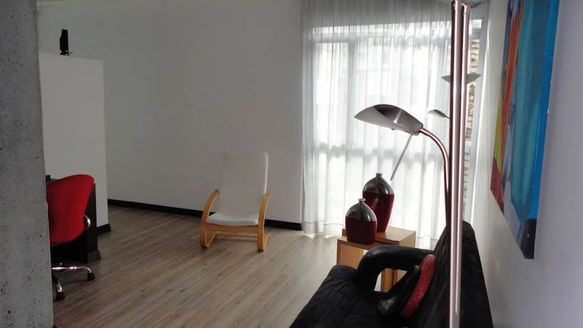 Imagen de la habitación del Hotel Habitat Suites, Pereira. Foto 12