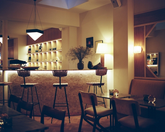 Imagen del bar/restaurante del Hotel Habituel. Foto 10