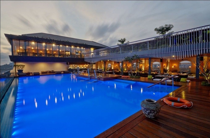 Imagen de la piscina del Hotel Hablis. Foto 15