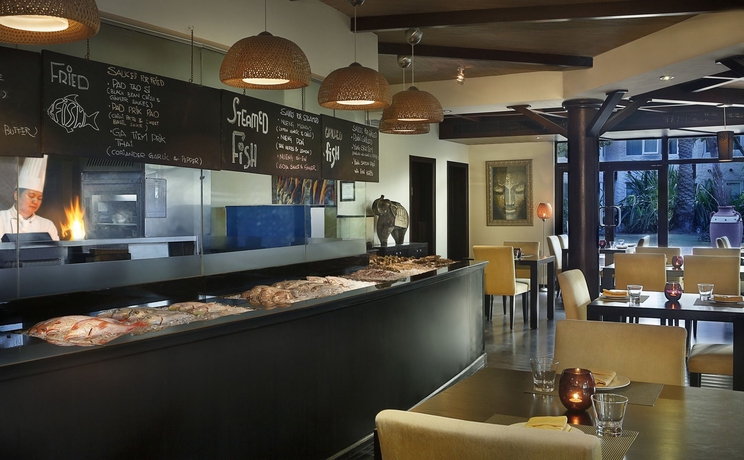 Imagen del bar/restaurante del Hotel Habtoor Grand Resort, Autograph Collection. Foto 4