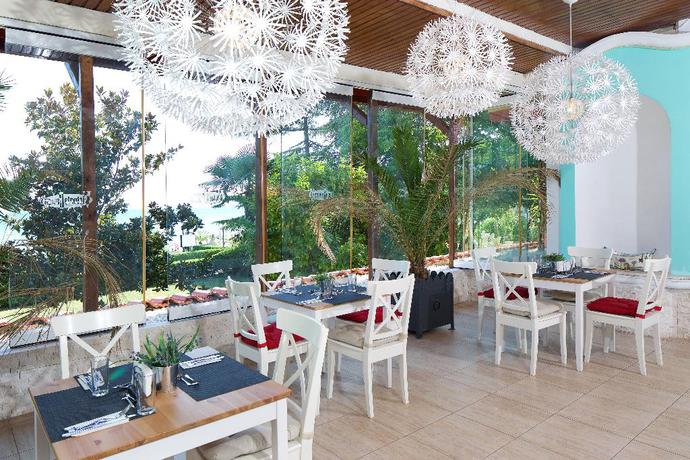 Imagen del bar/restaurante del Hotel Hacienda Beach Resort. Foto 5