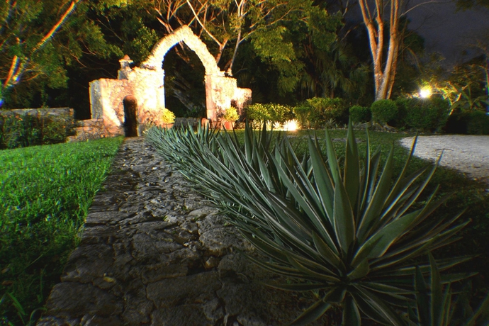 Imagen de los exteriores del Hotel Hacienda Chichen Resort and Yaxkin Spa. Foto 10