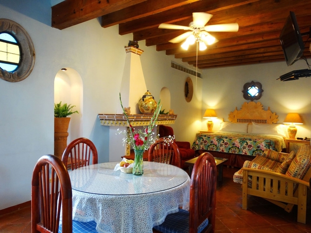 Imagen de la habitación del Hotel Hacienda De Las Flores. Foto 7