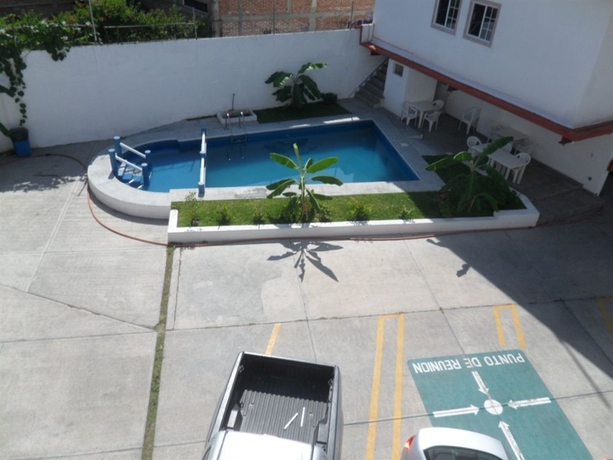 Imagen de la piscina del Hotel Hacienda De Zapata. Foto 11