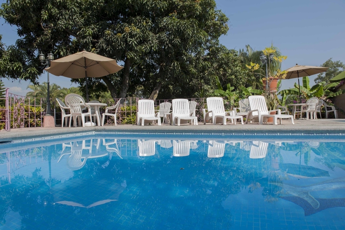 Imagen de la piscina del Hotel Hacienda Del Rio. Foto 18