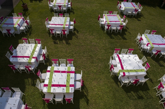 Imagen de los exteriores del Hotel Hacienda Del Rio. Foto 8