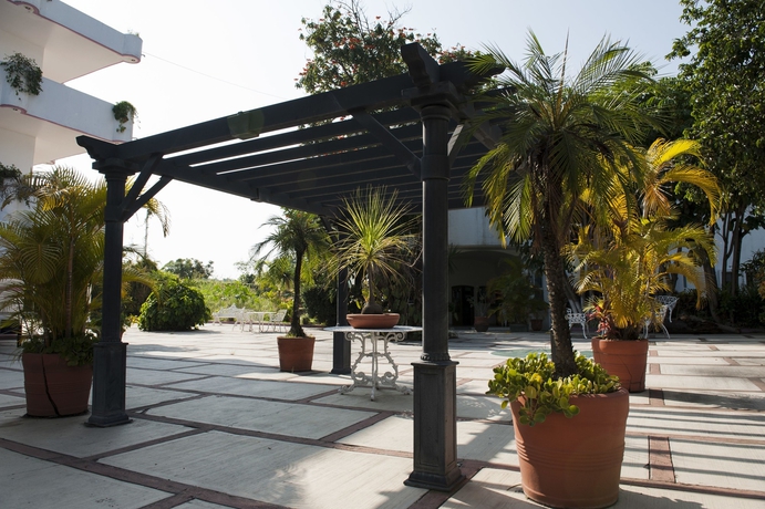 Imagen de los exteriores del Hotel Hacienda Del Rio. Foto 10